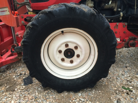 ขายรถไถยันมาร์ EF393T สวยๆเดิมๆพร้อมใช้งาน ขายพร้อมอุปกรณ์ครบชุด สนใจติดต่อ 081-9136451 คุนโบว์