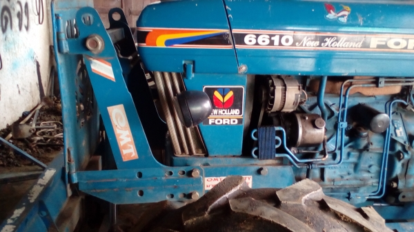 ขายรถไถFORD รุ่น6610 เสื้อลาย 4*4คานหน้าคาลาโล่ สวยเดิมพร้อมใช้งานเอกสารเล่มทะเบียน