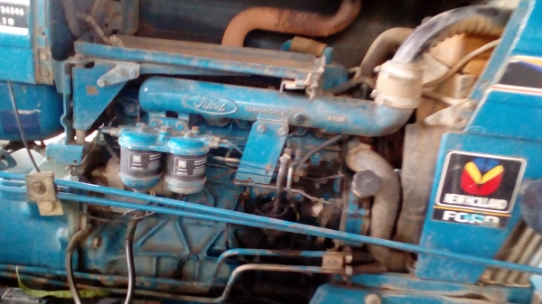 ขายรถไถFORD รุ่น6610 เสื้อลาย 4*4คานหน้าคาลาโล่ สวยเดิมพร้อมใช้งานเอกสารเล่มทะเบียน