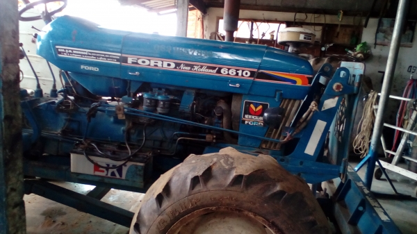 ขายรถไถFORD รุ่น6610 เสื้อลาย 4*4คานหน้าคาลาโล่ สวยเดิมพร้อมใช้งานเอกสารเล่มทะเบียน