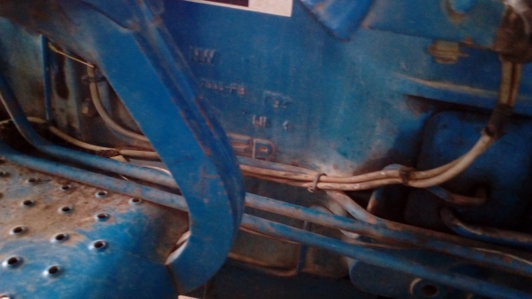 ขายรถไถFORD รุ่น6610 เสื้อลาย 4*4คานหน้าคาลาโล่ สวยเดิมพร้อมใช้งานเอกสารเล่มทะเบียน