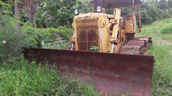 ขายตามสภาพ 235,000 CAT D5D  เครื่องดี เกียร์แรง ช่วงล่างพอได้  090-772-3710 090-772-3708