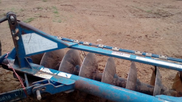 ขาย  หางไถ8X26  สำหรับรถไถใหญ่  0810076640