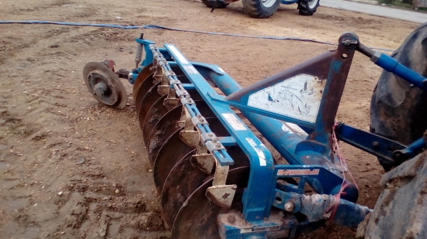 ขาย  หางไถ8X26  สำหรับรถไถใหญ่  0810076640