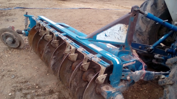 ขาย  หางไถ8X26  สำหรับรถไถใหญ่  0810076640