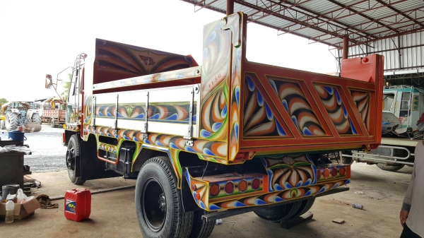 ขายรถ MITSUBISHI FUSO MMTFK458GVC ดั้มดิน  เครื่อง6D17 210 แรงม้า เครื่องดี เกียร์ดี เพลาบุ๋ม พวงมาลัยเพาเวอร์ เบรคทิฟฟี่  คัสซีสวยตลอดเส้น ยางใหม่ 6 เส้น ภายในเก๋งสวย แอร์หนาว กระบะ ยาว 3.80ม. ,กว้าง 2.35ม.  รถพร้อมใช้งาน เอกสารพร้อมโอน