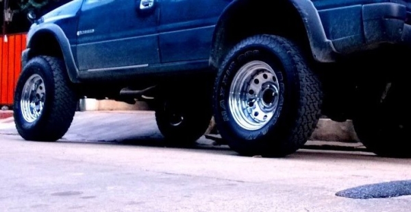 ขายล้อโครเมี่ยมหยดน้ำ16"x8"et-20,พร้อมยาง 265/75/16