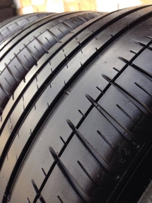 ยาง MICHELIN 215-45-17 ปี 14 ครบชุด 4 เส้น 4500 สภาพสวยๆไม่บวมไม่กินข้าง ดอกยางเหลือเยอะเอาไปวิ่งกันใด้อีกยาว