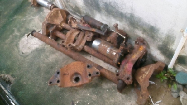 ขายขายันล้อนำ และ ล้อนำรถแทรกเตอร์ D-50 D-5 D-4 ของเก่า สภาพสวย ขายไม่แพงครับ