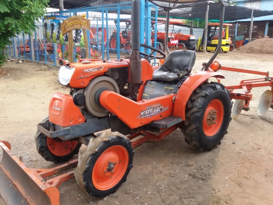 ปัญญาแทรคเตอร์..จัดมาให้ครับ ด่วน!!!คูโบต้า KRT140 พร้อมใบมีดคานล่าง พร้อมผาน3 รถไร่สีเดิมๆ