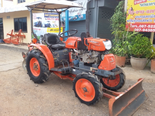 ปัญญาแทรคเตอร์..จัดมาให้ครับ ด่วน!!!คูโบต้า KRT140 พร้อมใบมีดคานล่าง พร้อมผาน3 รถไร่สีเดิมๆ
