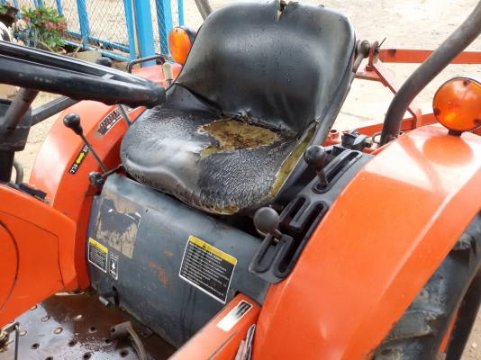 ปัญญาแทรคเตอร์..จัดมาให้ครับ ด่วน!!!คูโบต้า KRT140 พร้อมใบมีดคานล่าง พร้อมผาน3 รถไร่สีเดิมๆ