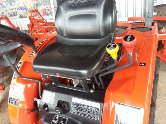 คูโบต้า B2140 4 WD ทำงาน 140 ชั่วโมง จด ส.ค.2557