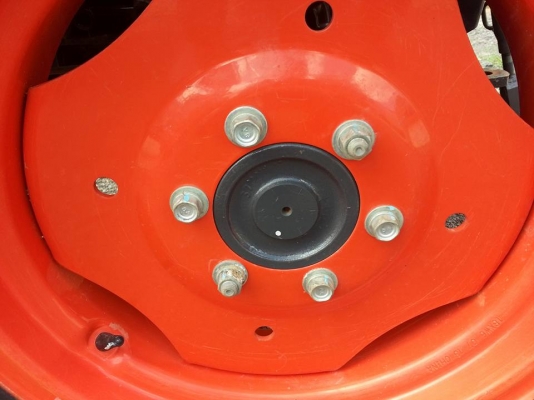 คูโบต้า B2140 4 WD ทำงาน 140 ชั่วโมง จด ส.ค.2557