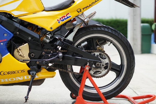 วุฒิ นนบุรี ขาย HONDA CBR400cc. แฟริ่งแต่งสวยๆทะเบียนพร้อมโอน