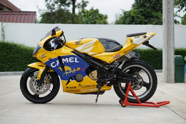 วุฒิ นนบุรี ขาย HONDA CBR400cc. แฟริ่งแต่งสวยๆทะเบียนพร้อมโอน