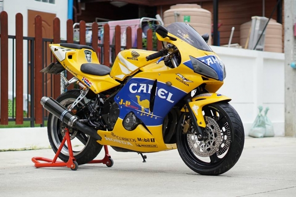 วุฒิ นนบุรี ขาย HONDA CBR400cc. แฟริ่งแต่งสวยๆทะเบียนพร้อมโอน