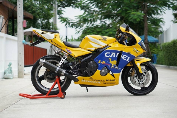 วุฒิ นนบุรี ขาย HONDA CBR400cc. แฟริ่งแต่งสวยๆทะเบียนพร้อมโอน