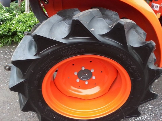 คูโบต้า L3608SP 4 WD  ตัวเปล่า ทำงาน 187 ชั่วโมง ปี 2558