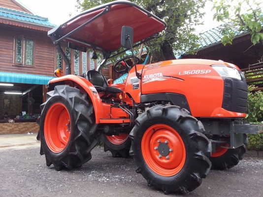 คูโบต้า L3608SP 4 WD  ตัวเปล่า ทำงาน 187 ชั่วโมง ปี 2558