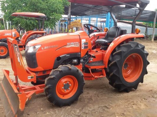 ปัญญาแทรคเตอร์..จัดมาให้ครับ ด่วน!!!คูโบต้า L3608SP พร้อมใบมีดคานล่างFD163พร้อมผาน6&times;22 ทำงาน271ชม.รถไร่สีเดิมๆ เล่มทะเบียนพร้อม