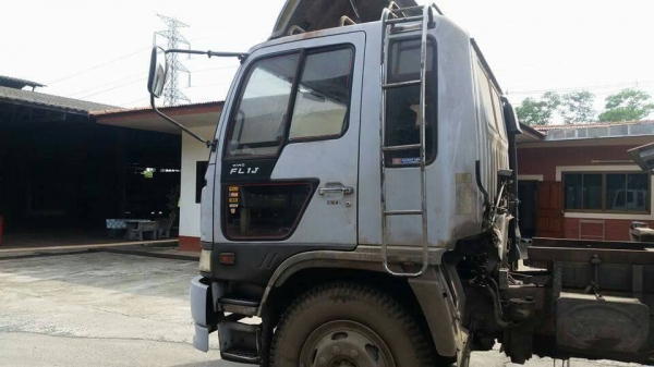 รถฮีโน่ 10 ล้อดั้ม FL1J 210 แรงม้า. ปี 43.  , ( รถ เพลาเดียว. แต่ ทำเป็นดั้ม. )     สนใจติดต่อ  081 - 6079515