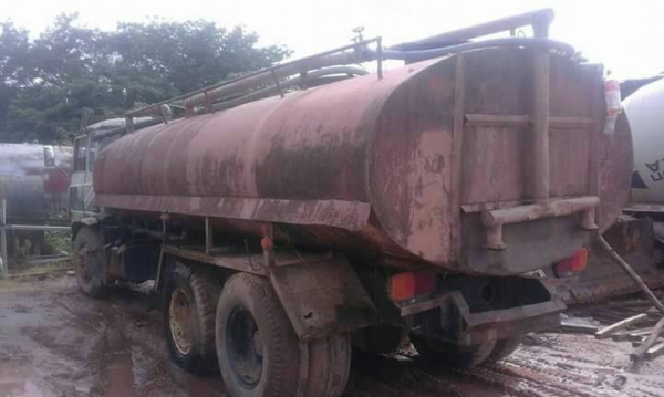 ขาย 485,000 รถน้ำ Hino 2 เพลา  FM187 เครื่อง HO7C-185 แรง  สโลว์กลาง เอกสารเล่มทะเบียน รถพร้อมใช้เอกสารพร้อมโอน 090-772-3710 090-772-3708