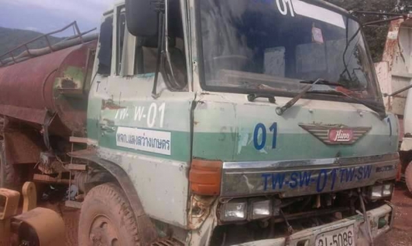 ขาย 485,000 รถน้ำ Hino 2 เพลา  FM187 เครื่อง HO7C-185 แรง  สโลว์กลาง เอกสารเล่มทะเบียน รถพร้อมใช้เอกสารพร้อมโอน 090-772-3710 090-772-3708