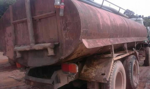 ขาย 485,000 รถน้ำ Hino 2 เพลา  FM187 เครื่อง HO7C-185 แรง  สโลว์กลาง เอกสารเล่มทะเบียน รถพร้อมใช้เอกสารพร้อมโอน 090-772-3710 090-772-3708