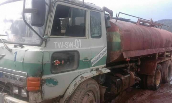 ขาย 485,000 รถน้ำ Hino 2 เพลา  FM187 เครื่อง HO7C-185 แรง  สโลว์กลาง เอกสารเล่มทะเบียน รถพร้อมใช้เอกสารพร้อมโอน 090-772-3710 090-772-3708