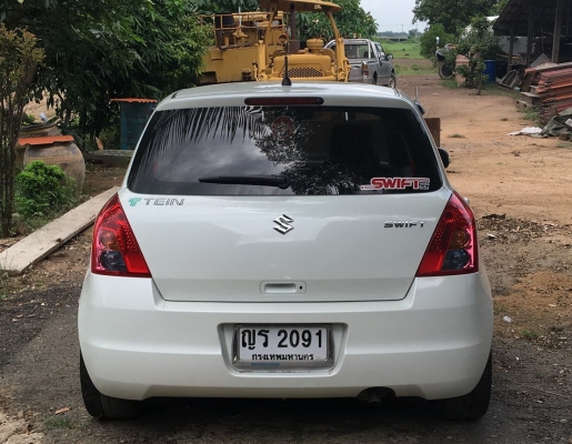 suzuki swift ปี '11 สีขาว ตัว Top suzuki swift ปี '11 สีขาว ตัว Top