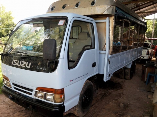 ขายคับ. NKR 110 ปี40. ห้างแท้.  เครื่องดี. คัสชีสวย. ภายในครบ.  เครื่อง 4BE1. คัสชีNKR58LX 5T ยาว4.30. ยาง750~16 รถพร้อมใช้งาน.  ราคา355000. ต่อรองได้นิดหน่อย สนใจ0930693225