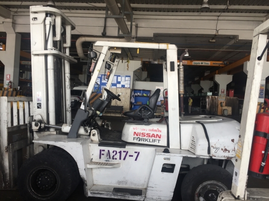 รถยกนิสสันรุ่นล่าสุด น้ำหนักยก 7 ตัน เสาสูง 4 เมตร เครื่องดีเซล เกียร์ออโต้ รถยกนิสสันรุ่นล่าสุด น้ำหนักยก 7 ตัน เสาสูง 4 เมตร เครื่องดีเซล เกียร์ออโต้