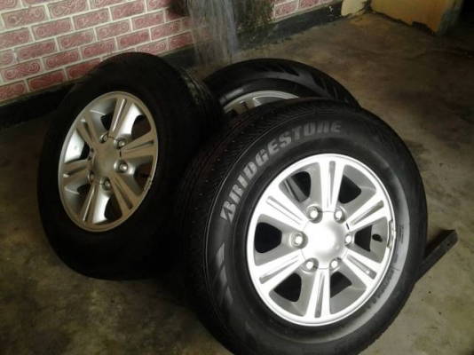 ล้อ D-max ขอบ15 พร้อมยางใหม่ๆ