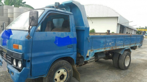 ขายราคา185,000บ หกล้อ อีซูชุ KS100แรง ดั้ม3คิว กะบะยาว3.20ม สภาพดีสวยพร้อมใช้ ทะเบียนพร้อมโอน ขายราคา185,000บ หกล้อ อีซูชุ KS100แรง ดั้ม3คิว กะบะยาว3.20ม สภาพดีสวยพร้อมใช้ ทะเบียนพร้อมโอน