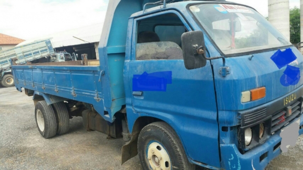 ขายราคา185,000บ หกล้อ อีซูชุ KS100แรง ดั้ม3คิว กะบะยาว3.20ม สภาพดีสวยพร้อมใช้ ทะเบียนพร้อมโอน ขายราคา185,000บ หกล้อ อีซูชุ KS100แรง ดั้ม3คิว กะบะยาว3.20ม สภาพดีสวยพร้อมใช้ ทะเบียนพร้อมโอน