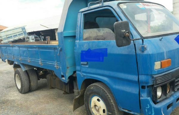 ขายราคา185,000บ หกล้อ อีซูชุ KS100แรง ดั้ม3คิว กะบะยาว3.20ม สภาพดีสวยพร้อมใช้ ทะเบียนพร้อมโอน