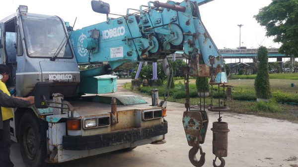 ขายรถเครน KOBELCO 4 ล้อขนาด 7 ตัน เอกสารอินวอย ราคา 850000