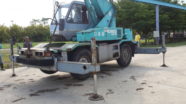 ขายรถเครน KOBELCO 4 ล้อขนาด 7 ตัน เอกสารอินวอย ราคา 850000