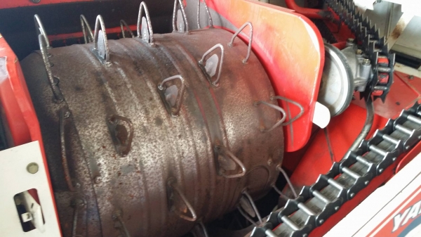 รถเกี่ยวข้าวพร้อมนวดข้าวในตัว แบบนั่งขับ เก่าญี่ปุ่น  YANMAR   รุ่น CA125 เกี่ยวข้าว 2 แถว สภาพสวย  เครื่องยนต์ดีเซล