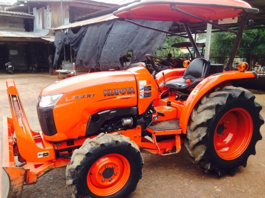 ขาย แทรกเตอร์KUBOTA L3608 4WD พร้อมใบดันหน้า และ ผาน4
