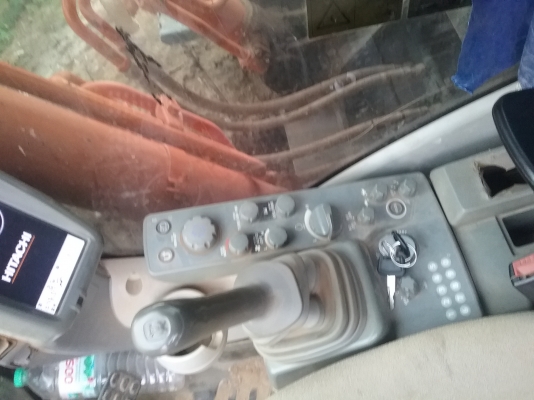 ขาย 1,795,000 HITACHI  ZX 200-5 G ปี 2012 ทำงาน 6,559 ชม. รถสวยพร้อมใช้เอกสารพร้อมโอน(ไม่รั่วไม่ซึมสวยเหมือนใหม่) 090-772-3710 090-772-3708