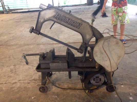 ขายด่วนแท่นกลึงอัตโนมัติ 1 เครื่อง ธรรมดา 1 เครื่อง จับได้ 4 ฟุต ขายด่วนแท่นกลึงอัตโนมัติ 1 เครื่อง ธรรมดา 1 เครื่อง จับได้ 4 ฟุต