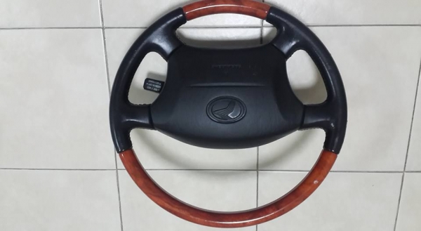 พวงมาลัย Toyota ลายไม้ แอร์แบ็คไม่แตกสภาพสวย