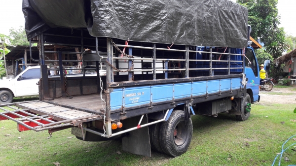 หกล้อ อีซูชุ NKR130โบว์ ปี43ช่วงยาว4.30ม สภาพดีมากสวยพร้อมใช้  ทะเบียนพร้อมโอน