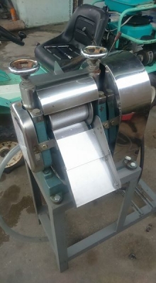 ขายเครื่องคั้นน้ำอ้อย มือสอง สภาพสวยกริ๊บ 0835662999 LineID : hs4trp ราคา 6,500 บาท #‎หนึ่ง/รังสิตพ่อค้าอินดี้ ขายเครื่องคั้นน้ำอ้อย มือสอง สภาพสวยกริ๊บ 0835662999 LineID : hs4trp ราคา 6,500 บาท #‎หนึ่ง/รังสิตพ่อค้าอินดี้