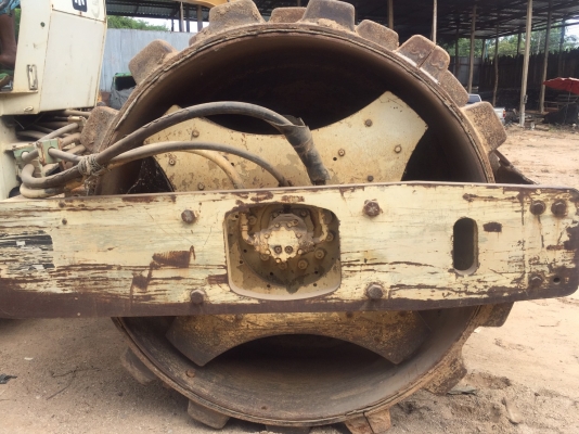 รถบด ล้อหนาม และ ล้อเลียบ 2เปลือก