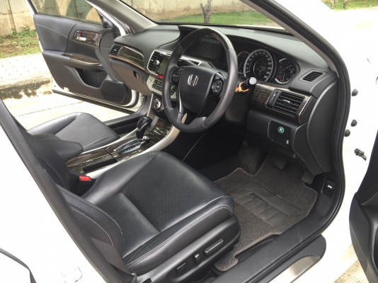 2013 HONDA ACCORD 2.0EL NAVI สีขาว จัดได้เต็ม 2013 HONDA ACCORD 2.0EL NAVI สีขาว จัดได้เต็ม