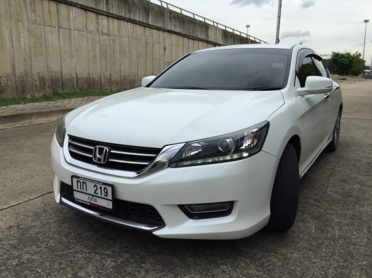 2013 HONDA ACCORD 2.0EL NAVI สีขาว จัดได้เต็ม 2013 HONDA ACCORD 2.0EL NAVI สีขาว จัดได้เต็ม