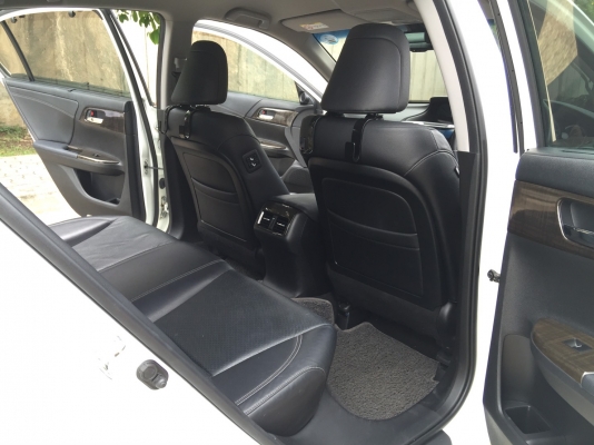 2013 HONDA ACCORD 2.0EL NAVI สีขาว จัดได้เต็ม 2013 HONDA ACCORD 2.0EL NAVI สีขาว จัดได้เต็ม